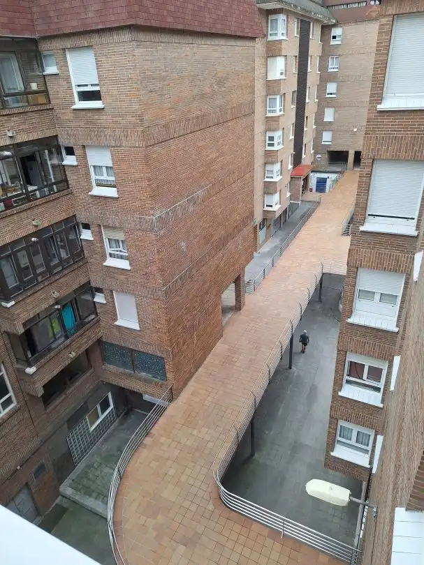 Vista exterior de Piso en venta en Abadiño  con Calefacción, Trastero y Balcón