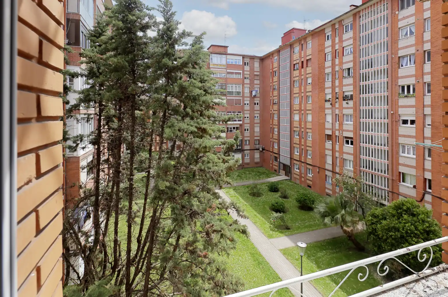 Vista exterior de Piso en venta en Gijón 