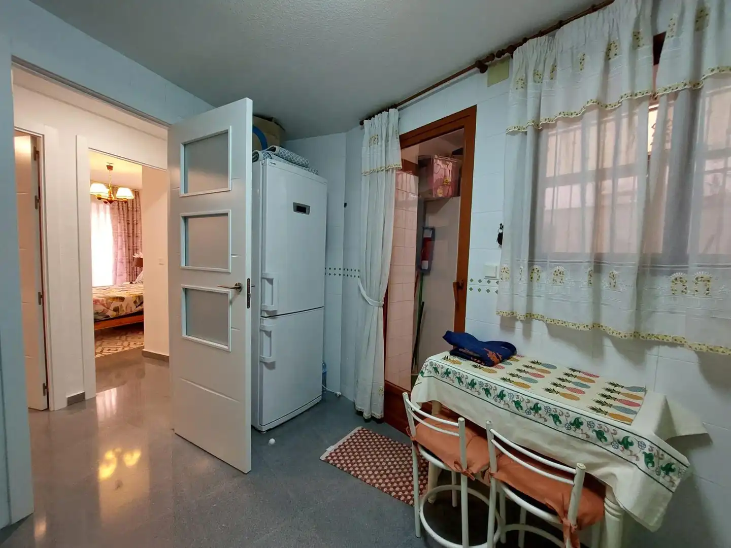 Kitchen of Flat for rent in Alicante / Alacant  with Air Conditioner and Furnished