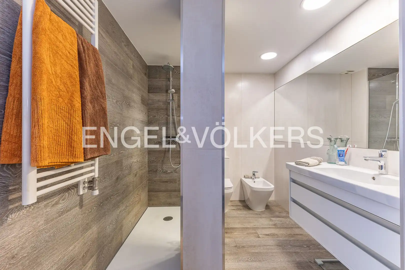 Baño de Piso en venta en Sabadell con Aire acondicionado, Calefacción y Jardín privado
