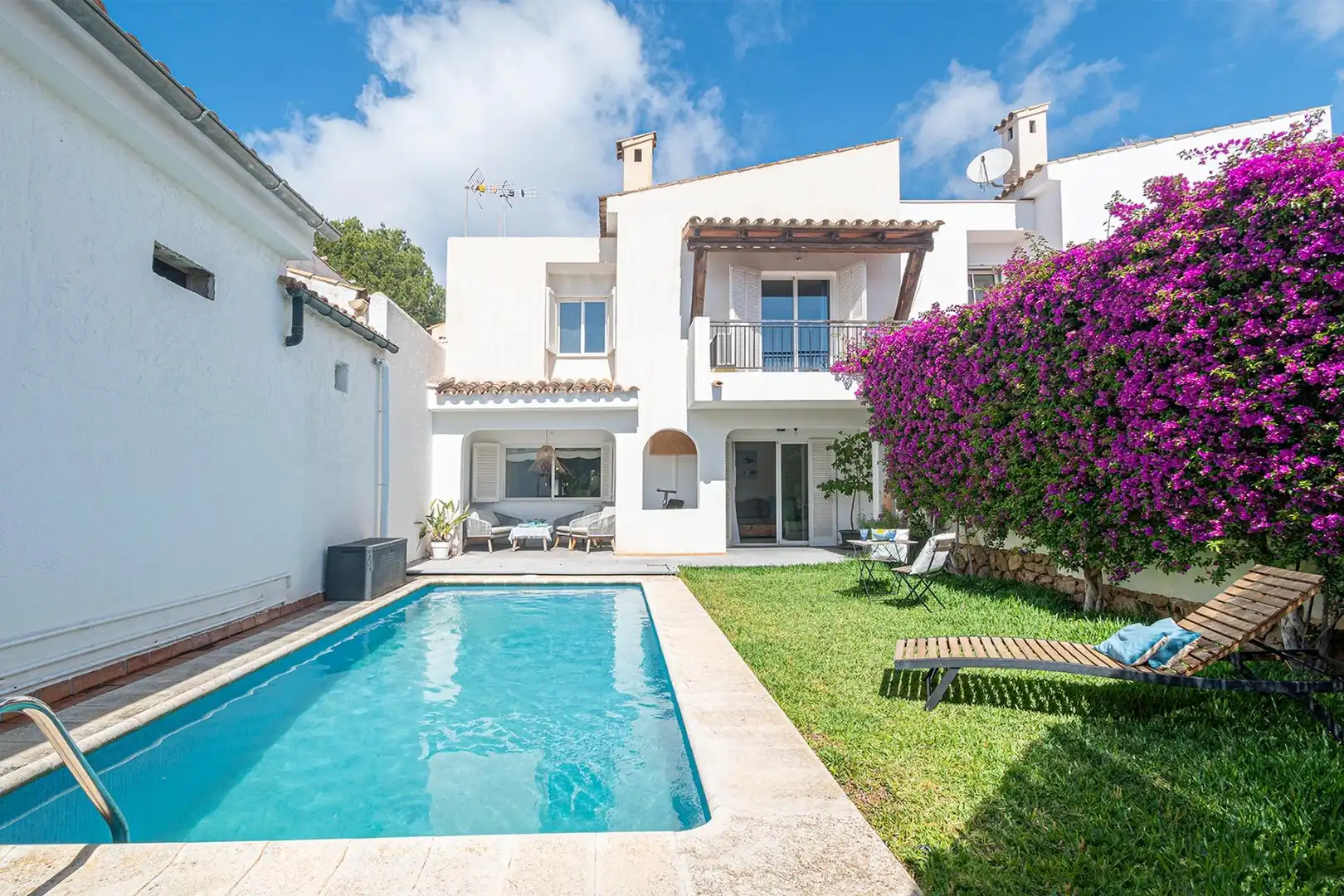 Vista exterior de Casa adosada en venta en Calvià con Calefacción, Jardín privado y Parquet