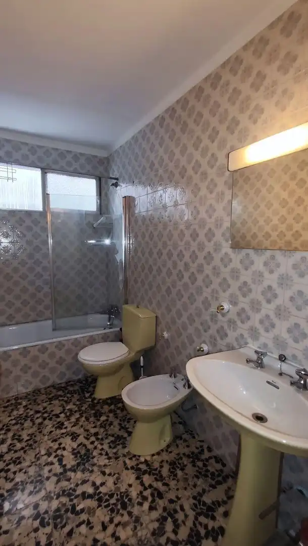 Baño de Piso en venta en Vigo  con Parquet, Trastero y Balcón