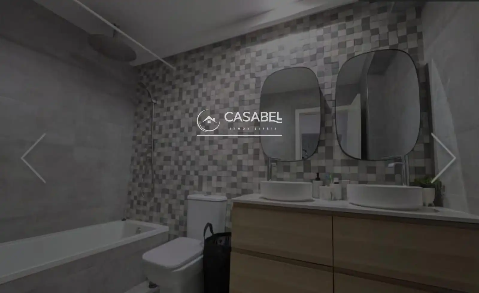 Bany de Casa o xalet en venda en Córdoba amb Aire condicionat, Terrassa i Traster