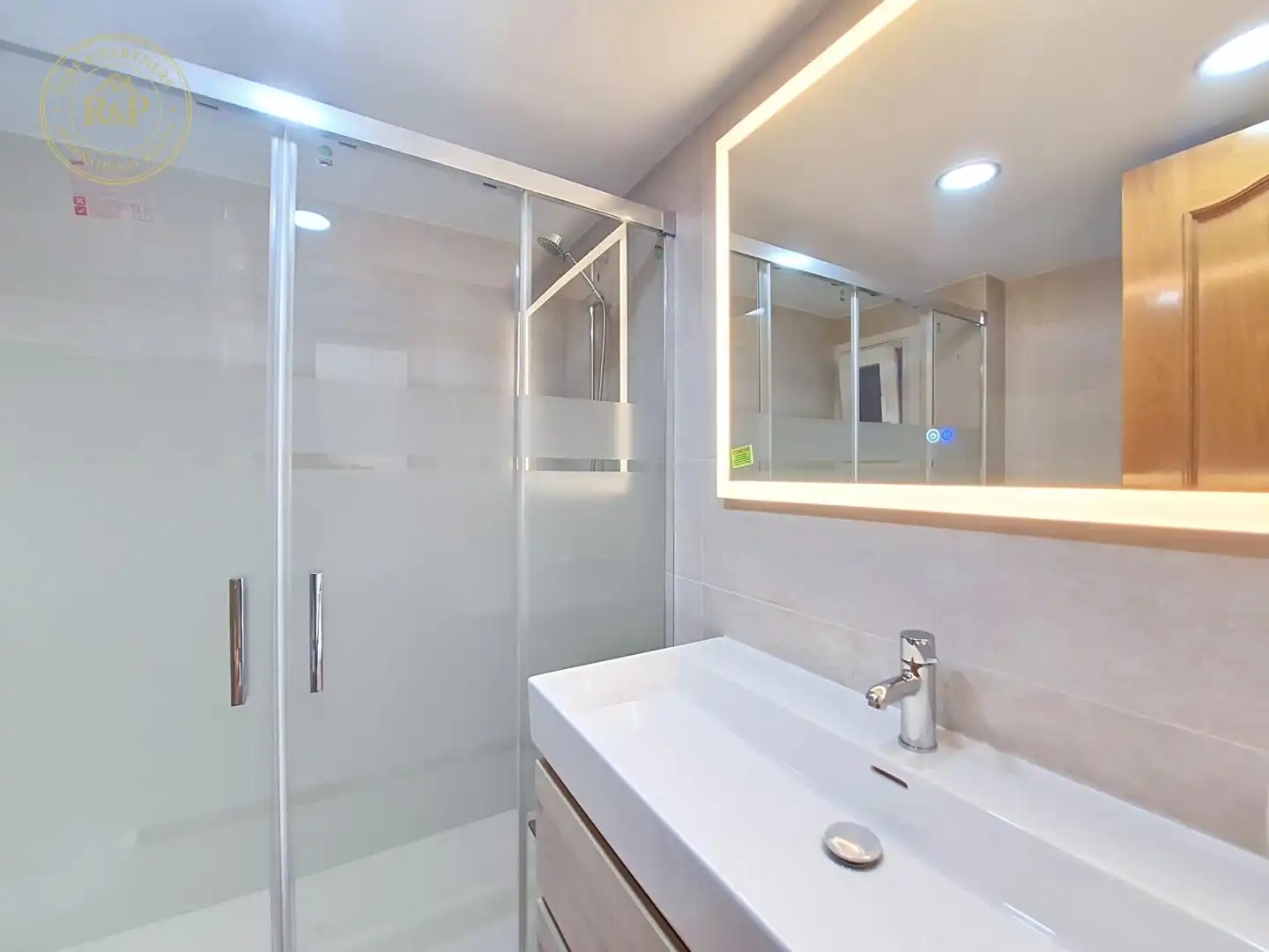 Baño de Piso en venta en Barcelona con Aire acondicionado