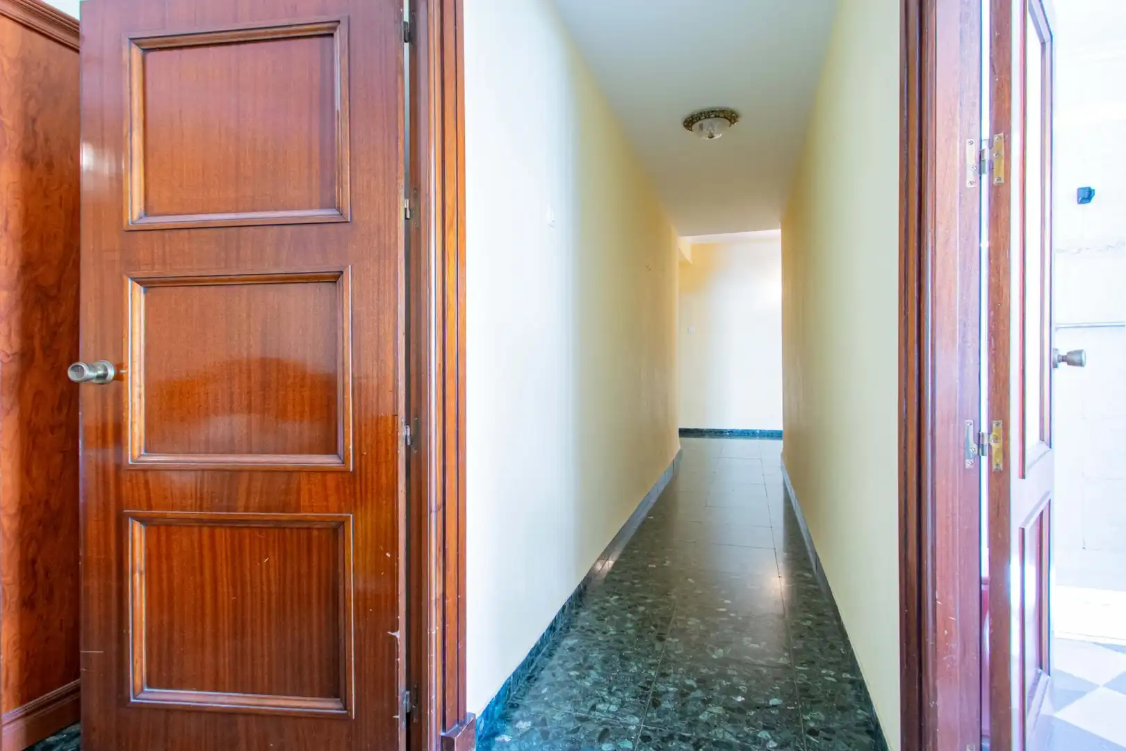 Flat for sale in Sevilla  with Air Conditioner, Heating and Storage room