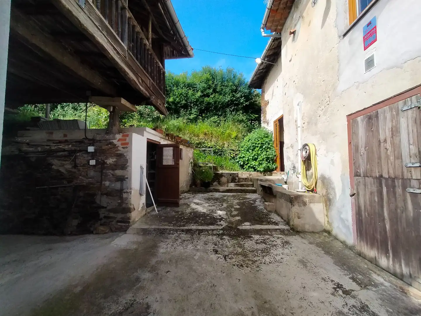 Vista exterior de Finca rústica en venda en Cudillero amb Jardí privat, Terrassa i Traster