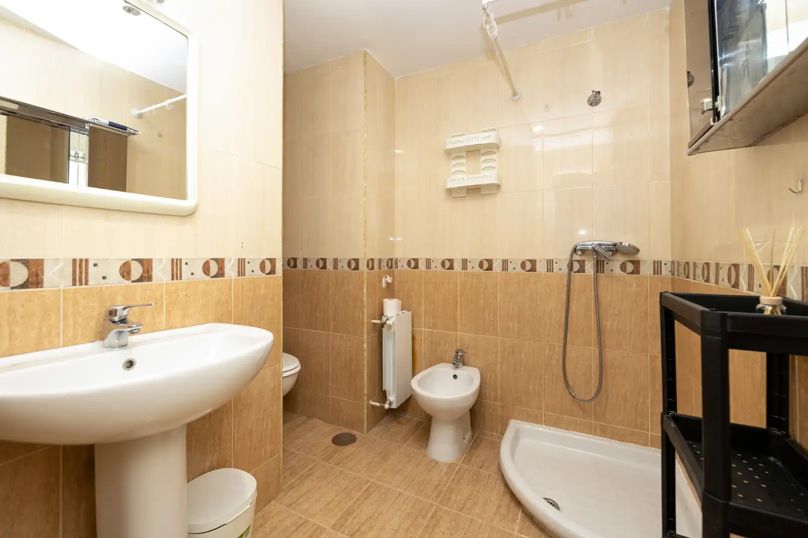 Bathroom of Flat for rent in Granada  with Heating, Furnished and Washing machine