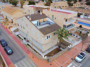Villa con giardino in vendita a Calle san juan 46