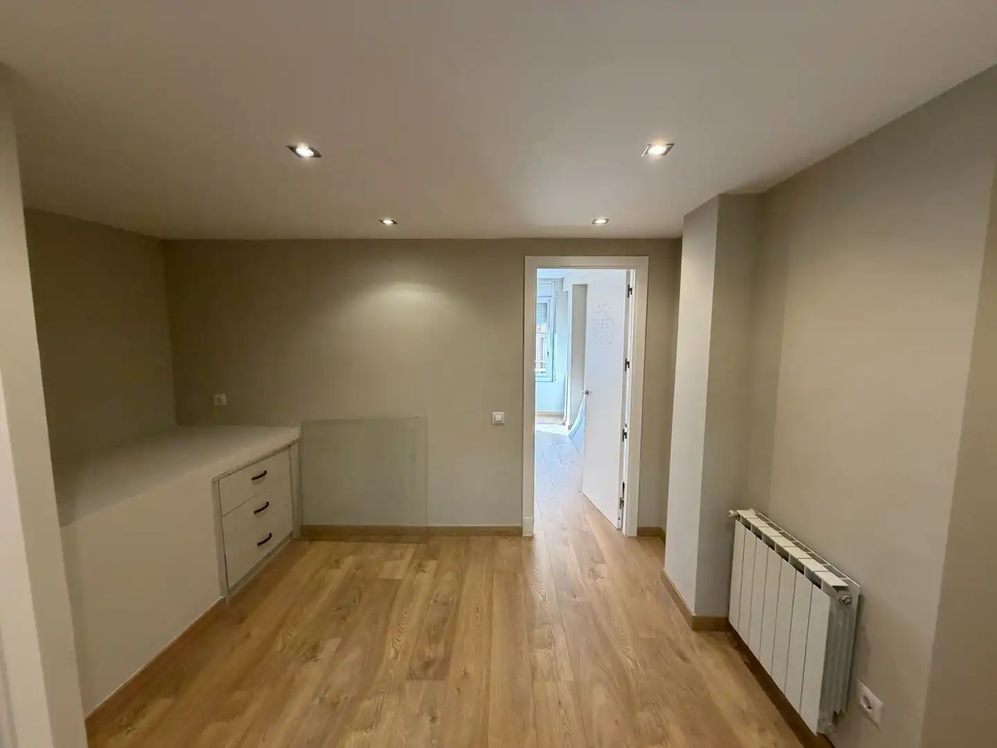 Wohnung zum Verkauf in Tortosa mit Klimaanlage, Heizung und Terrasse