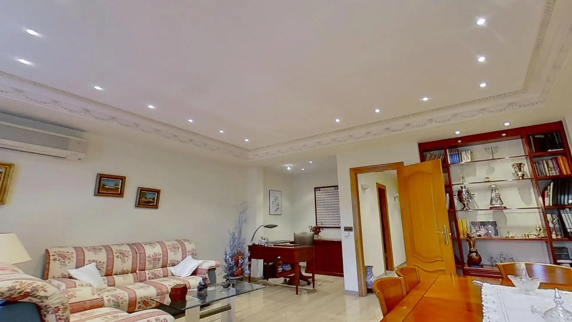 Sala d'estar de Casa adosada en venda en Alboraya
