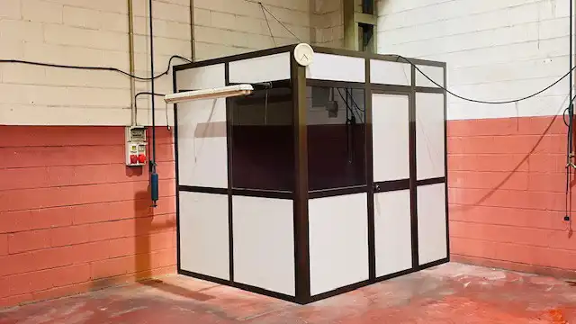 Außenansicht von Fabrikhallen zur Miete in Ripollet