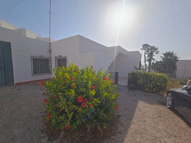 Casa-chalet en Venta en CALLE HERMANOS MACHADO en Mojácar Playa - Las Ventanicas - La Paratá