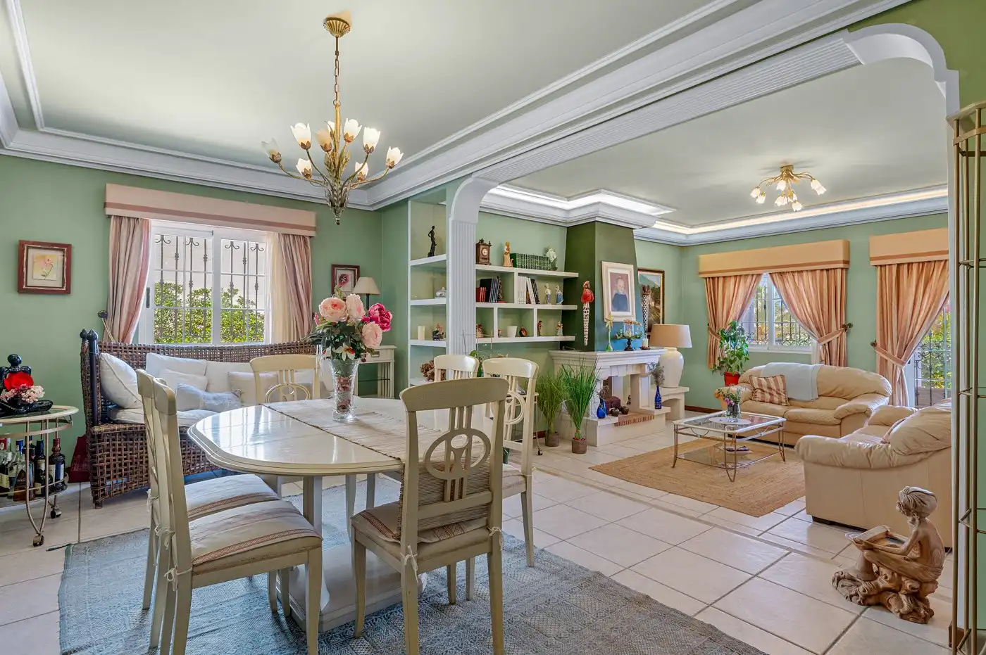 Dining room of Houses for sale in Torrevieja  with Air Conditioner, Terrace and Storage room