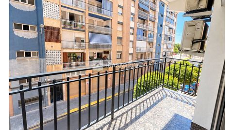 Piso 3 Hab   Balcón Sureste   1 Baño  en El Progrés, Rubí