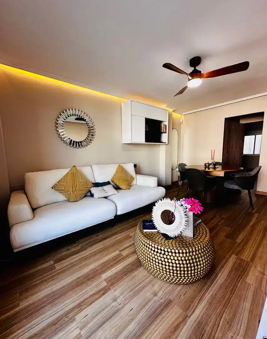 Sala d'estar de Apartament en venda en Torrevieja amb Aire condicionat i Balcó