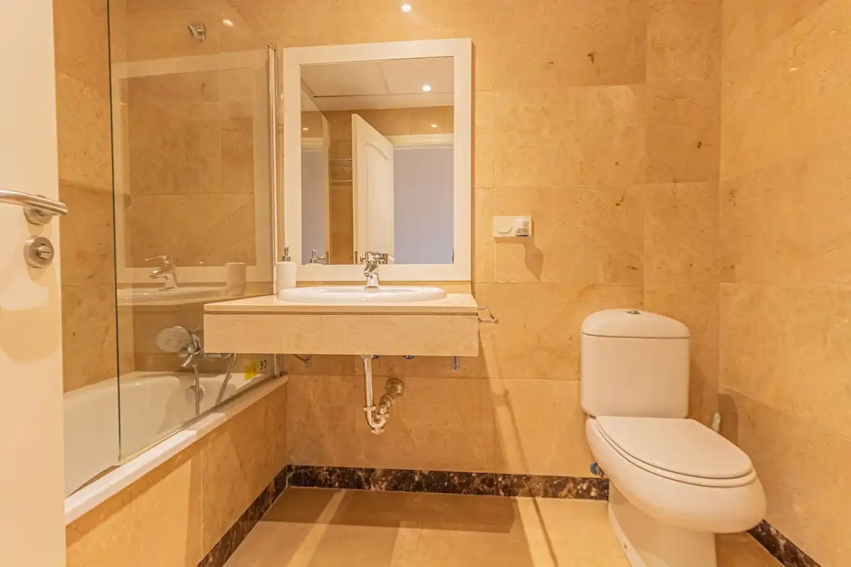 Erdgeschosswohnung mit Pool zur Miete in La Alcaidesa, imagen 7