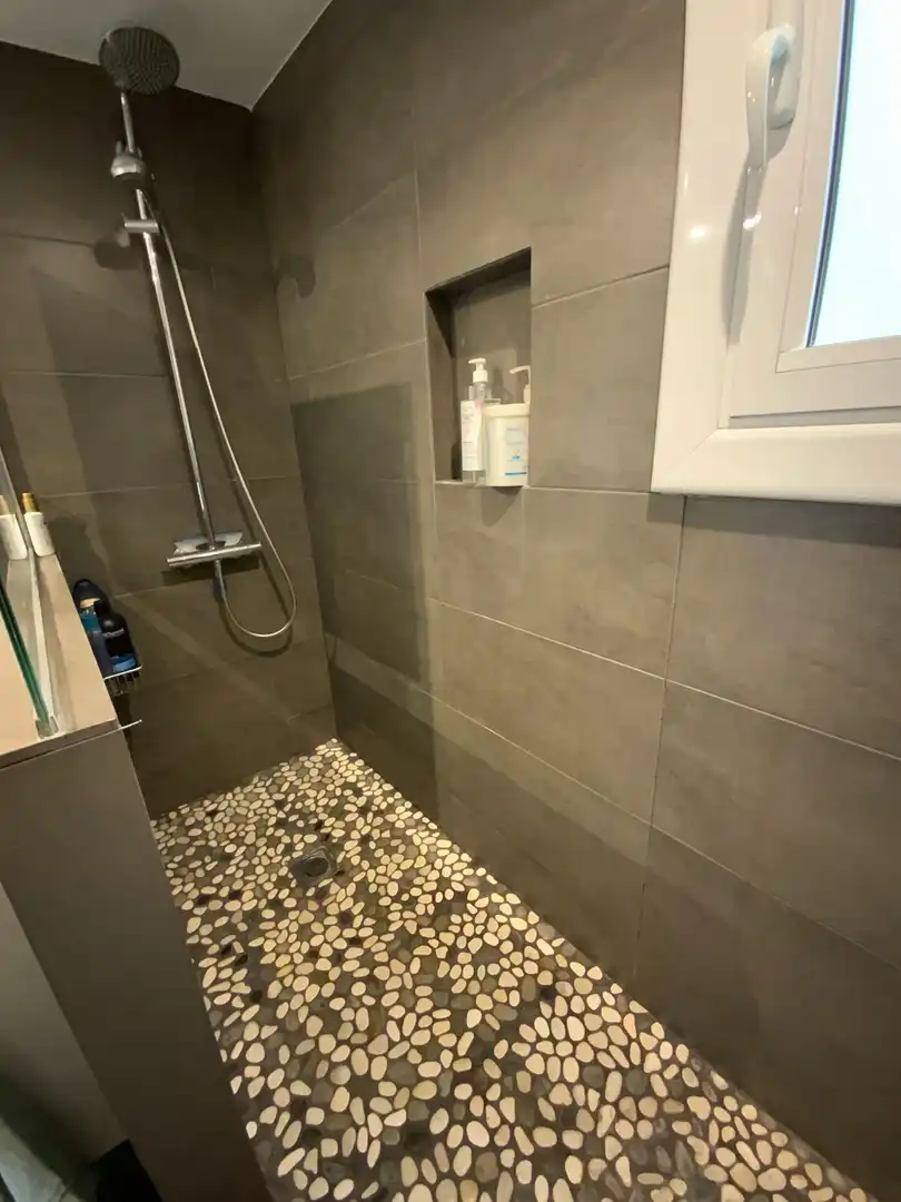 Badezimmer von Wohnung zum Verkauf in Sant Vicenç de Montalt mit Klimaanlage, Heizung und Abstellraum