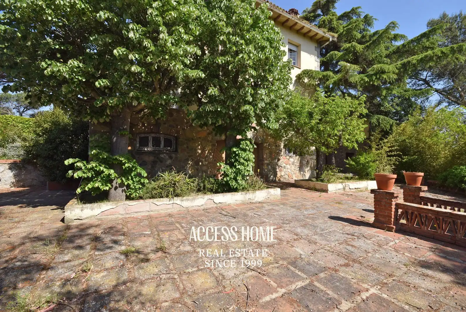 Vista exterior de Casa o xalet en venda en Montornès del Vallès amb Aire condicionat, Calefacció i Jardí privat