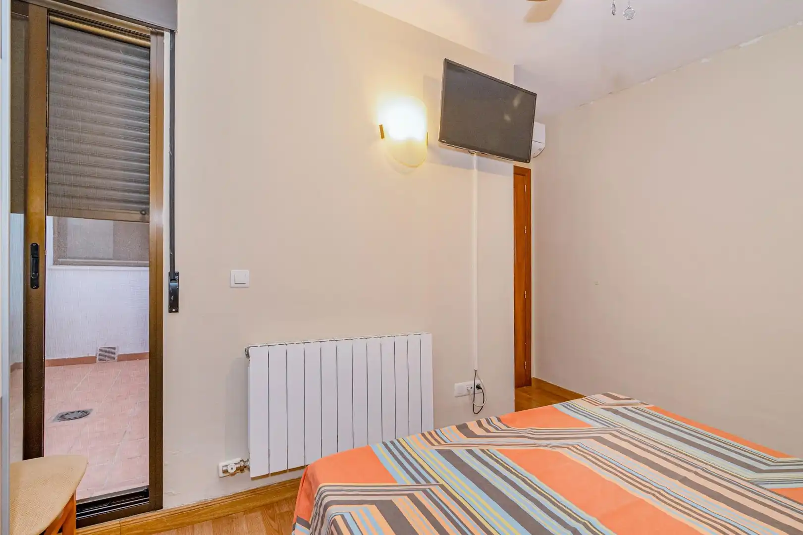 Habitación de Planta baja en venta en La Zubia con Aire acondicionado y Calefacción