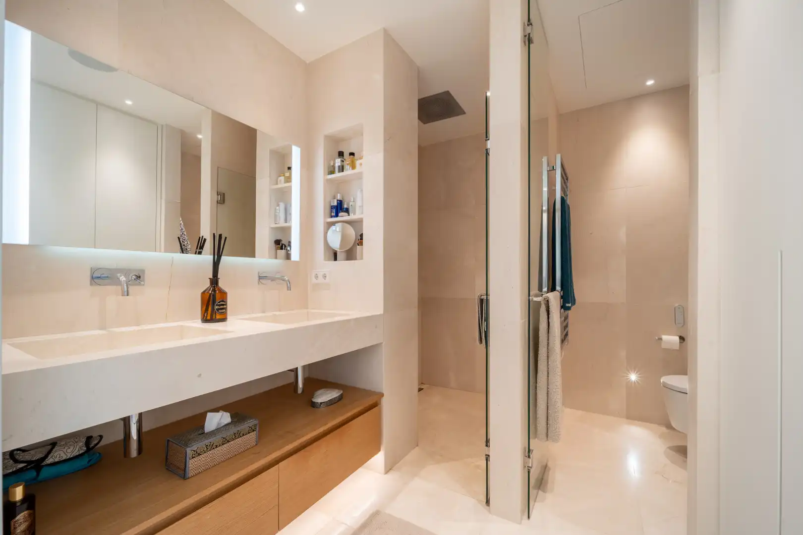 Baño de Apartamento en venta en Benahavís con Aire acondicionado, Terraza y Trastero