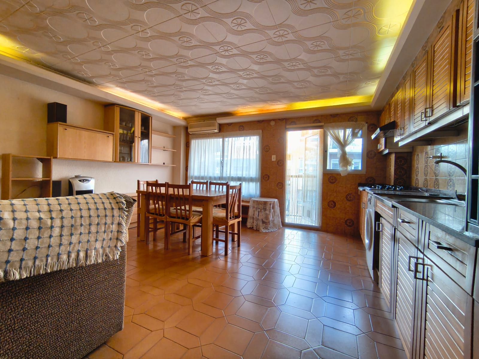 Kitchen of Flat for sale in  Valencia Capital  with Air Conditioner, Oven and Balcony