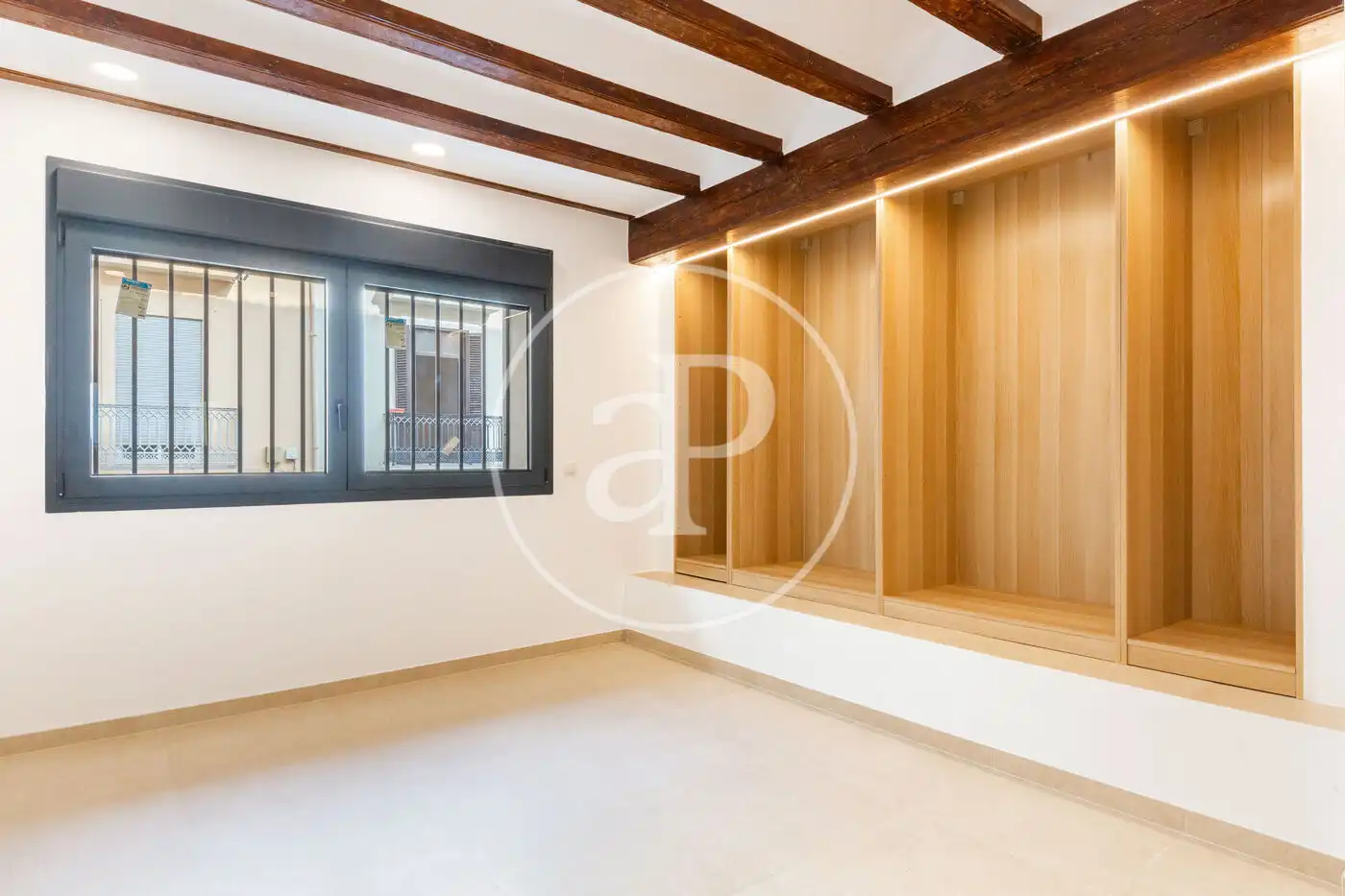 Loft zum Verkauf in Valencia mit Klimaanlage, Heizung und Terrasse