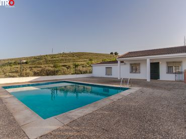 Casa con jardín en venta en molinos