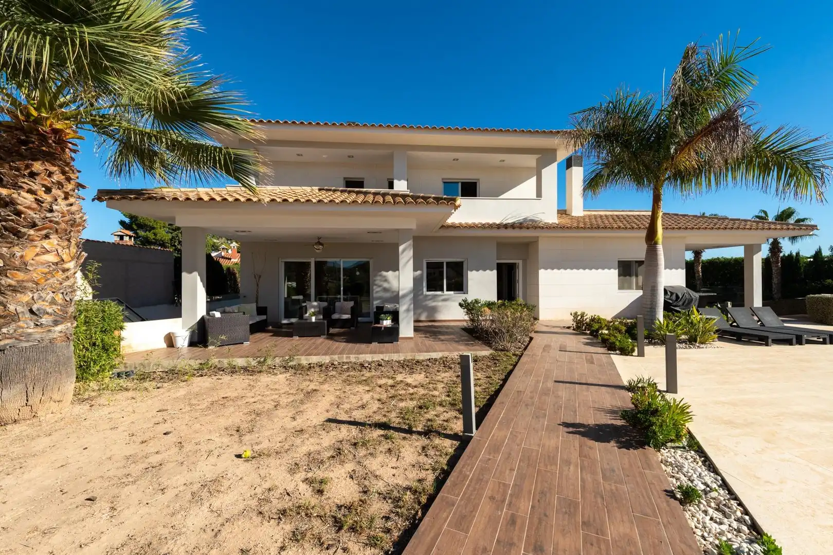 Vista exterior de Casa o chalet en venta en Alicante / Alacant con Aire acondicionado, Calefacción y Jardín privado