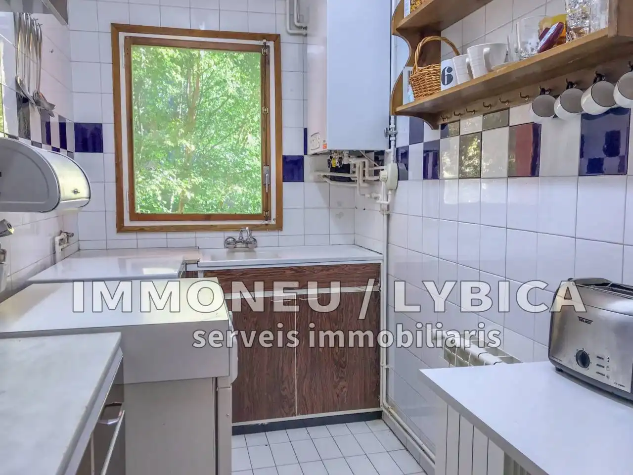 Cocina de Apartamento en venta en Alp con Calefacción, Parquet y Terraza