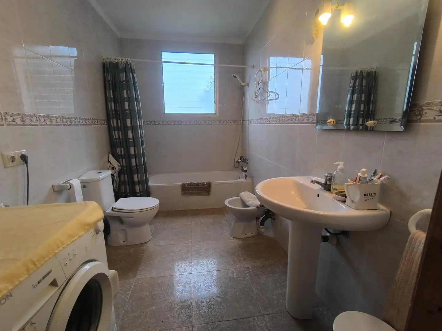 Baño de Finca rústica en venta en Sant Joan con Aire acondicionado, Jardín privado y Terraza