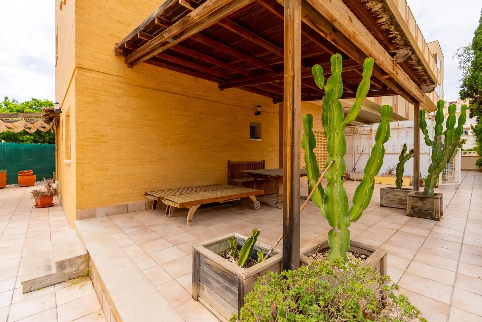 Terraza de Planta baja en venta en El Campello con Aire acondicionado, Calefacción y Jardín privado