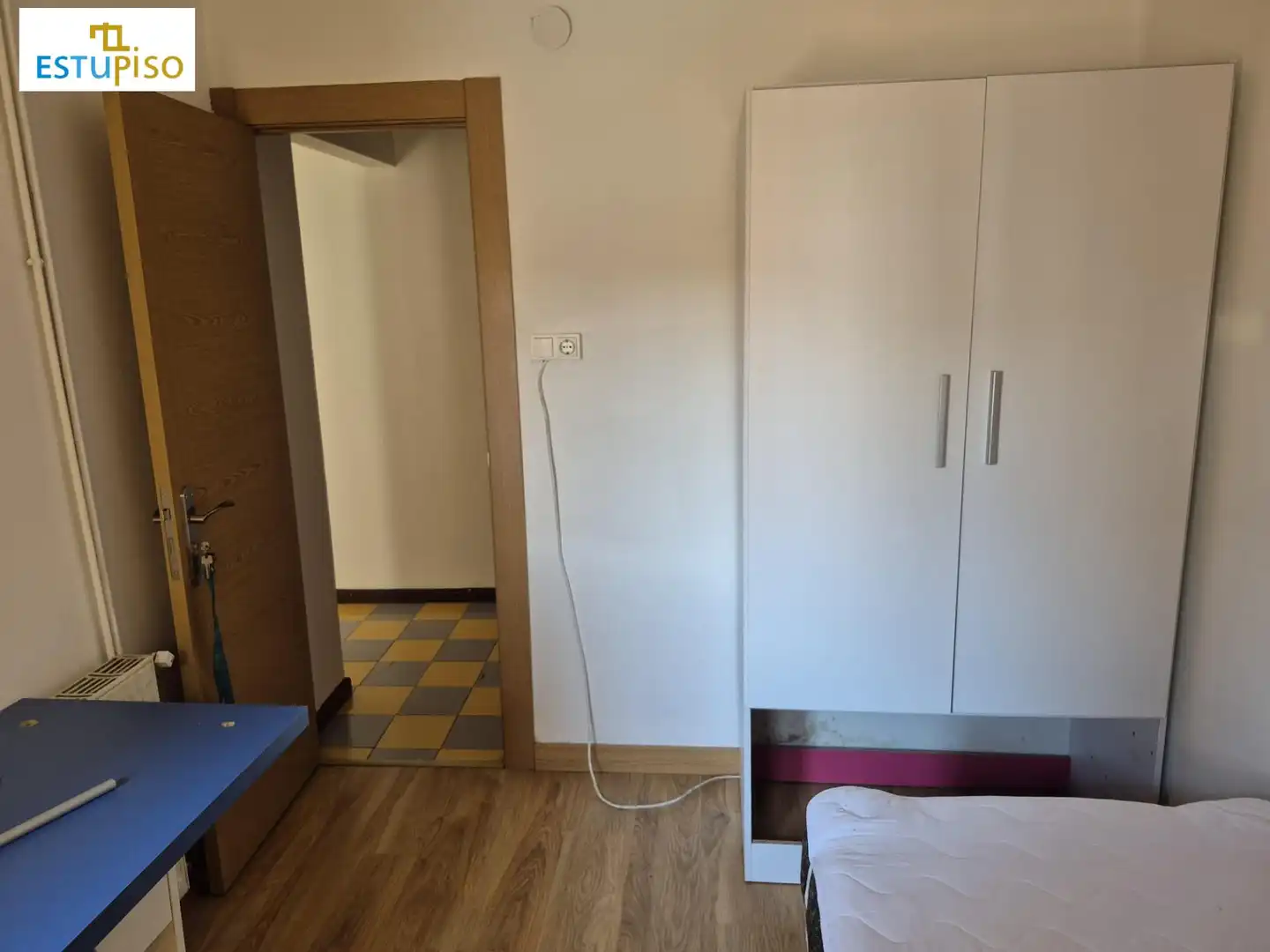 Dormitori de Pis en venda en León Capital  amb Calefacció, Terrassa i Moblat
