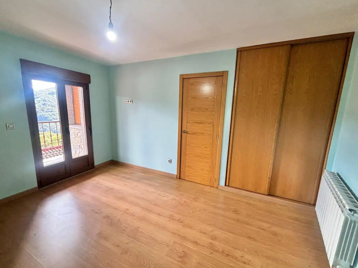 Habitación de Casa o chalet en venta en Quirós con Jardín privado, Parquet y Terraza