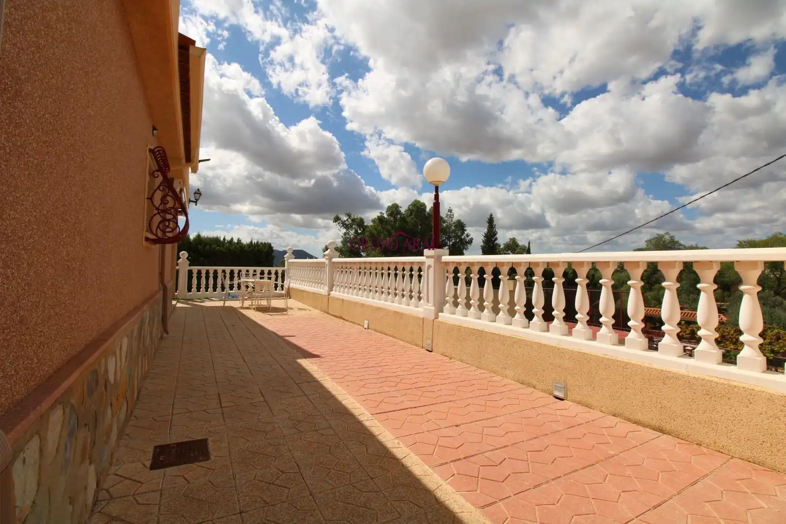 Terrassa de Casa o xalet en venda en Alicante / Alacant amb Aire condicionat, Calefacció i Jardí privat