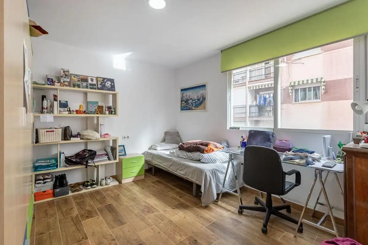 Habitación de Piso en venta en Granada con Calefacción y Terraza