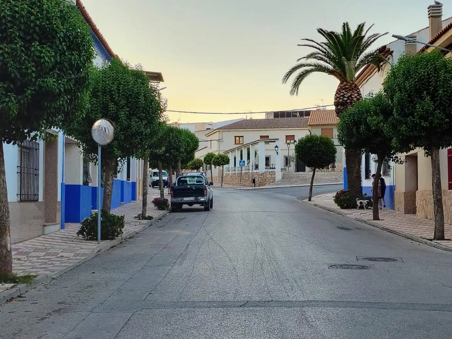 Vista exterior de Casa adosada en venda en Campo de Criptana amb Balcó