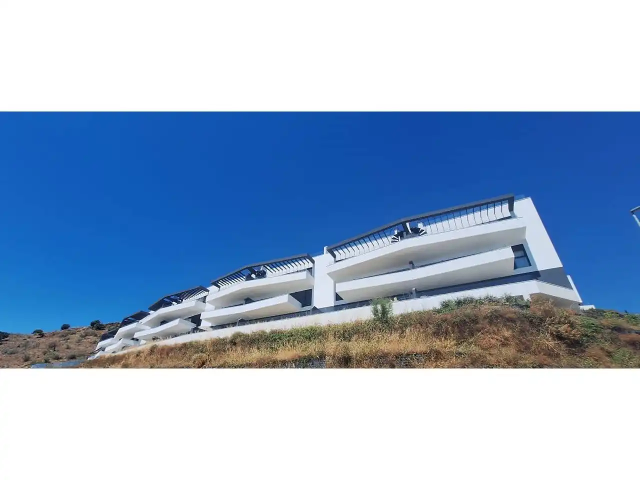 Vista exterior de Àtic en venda en Rincón de la Victoria amb Terrassa, Traster i Piscina comunitària