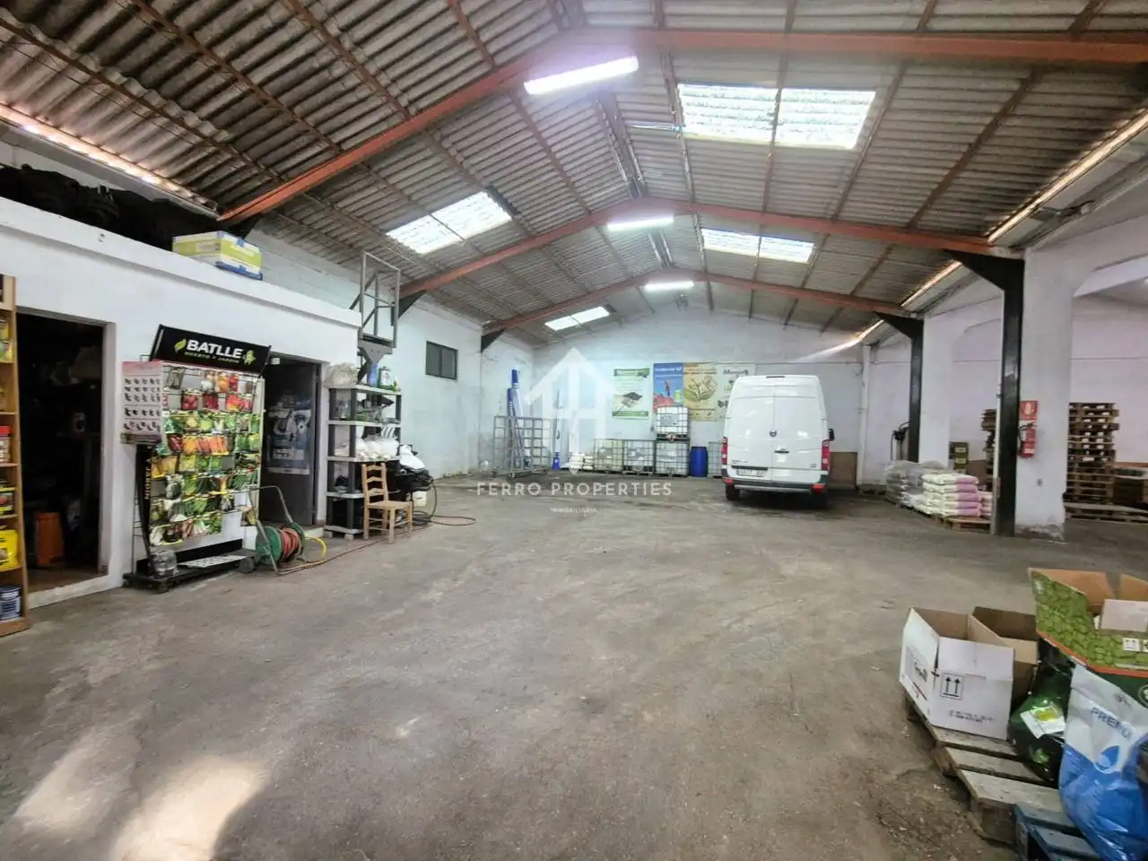 Exterior view of Industrial buildings for sale in Moraleda de Zafayona