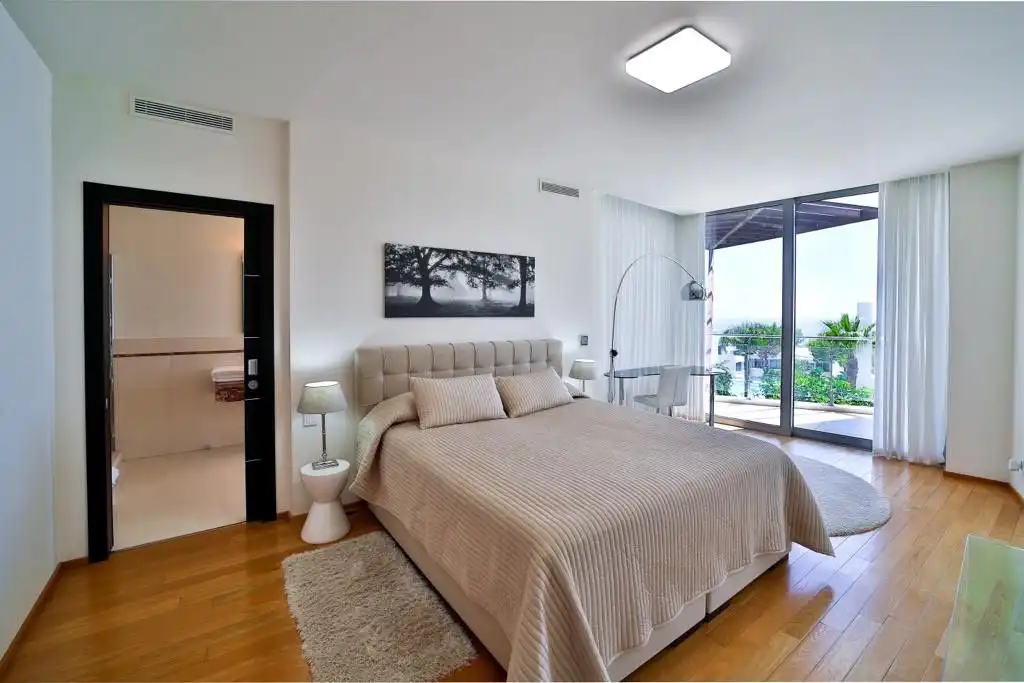 Habitación de Casa o chalet de alquiler en Marbella con Aire acondicionado, Jardín privado y Terraza