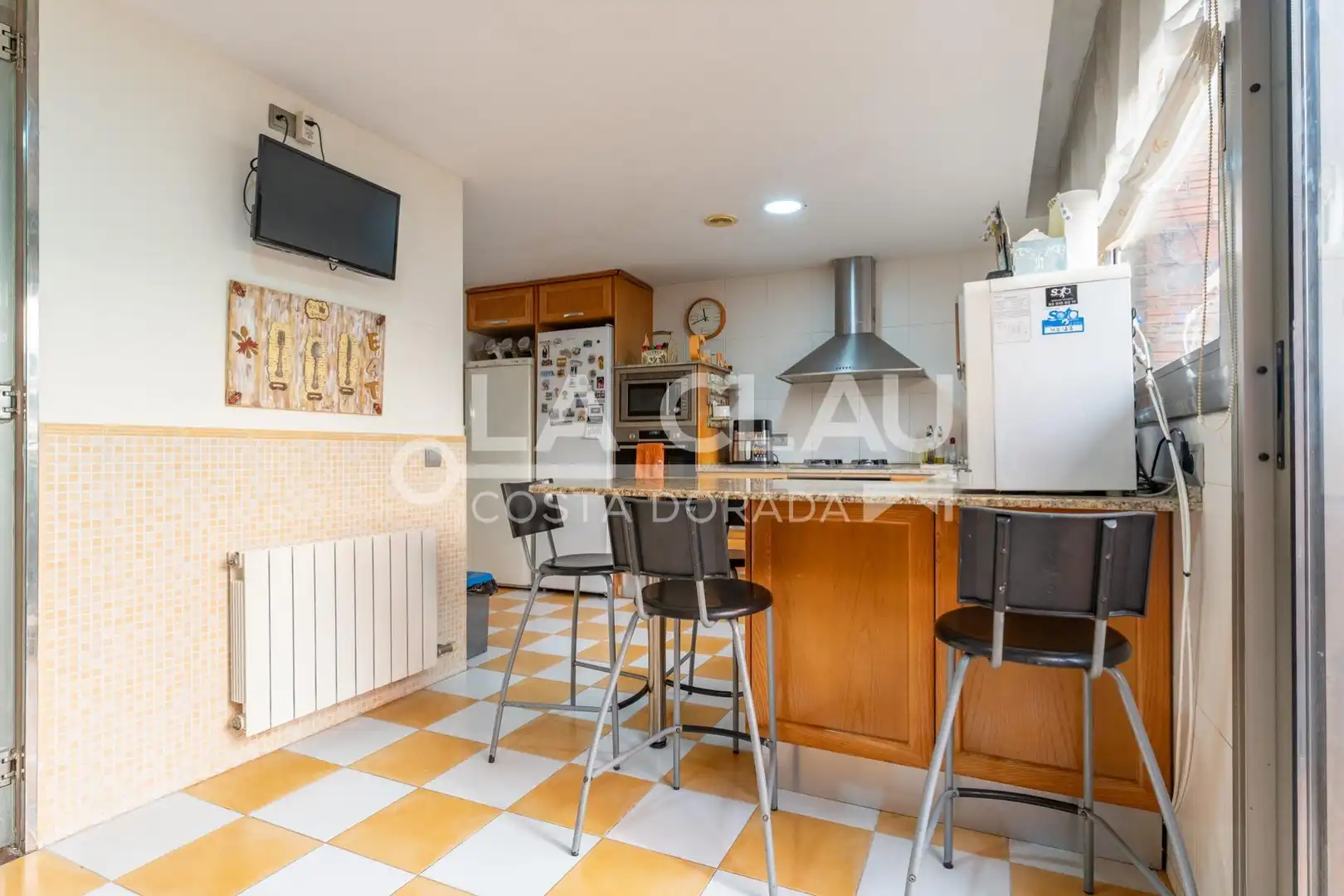 Küche von Einfamilien-Reihenhaus zum Verkauf in Gavà mit Heizung