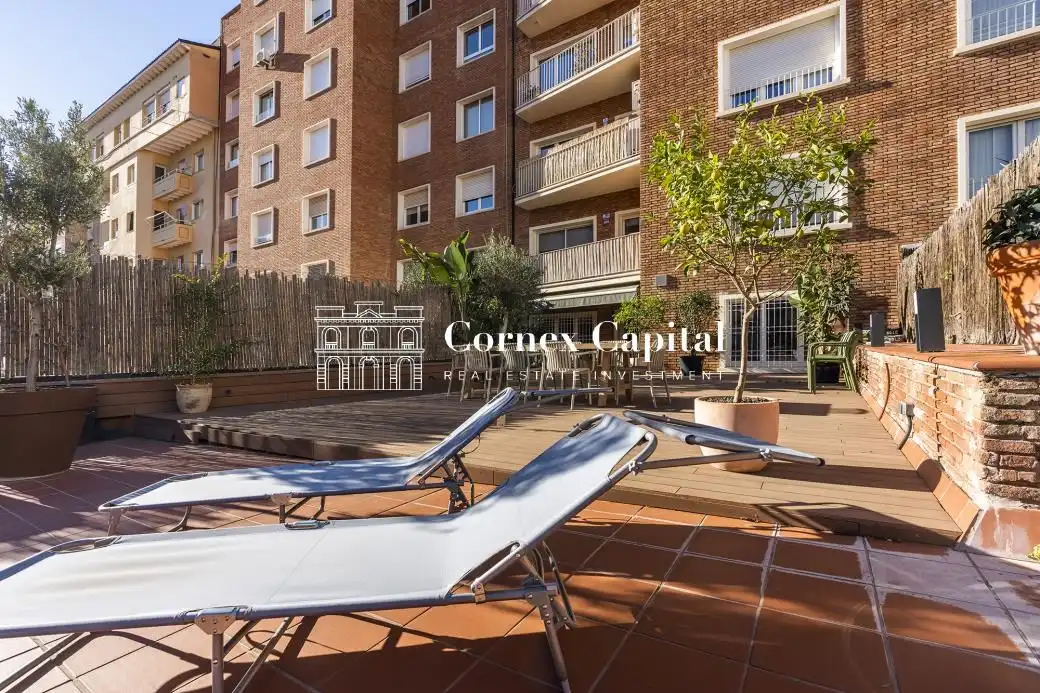 Vista exterior de Piso en venta en Barcelona con Aire acondicionado, Terraza y Trastero
