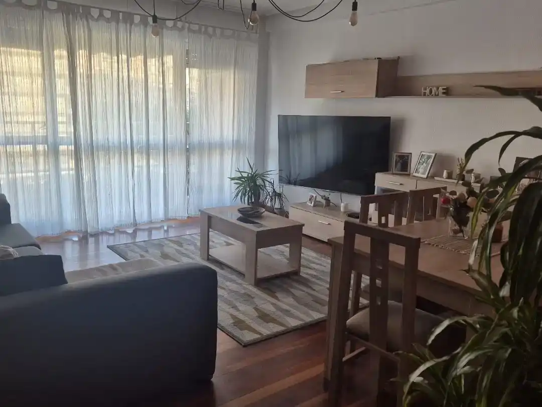 Wohnzimmer von Wohnung zur Miete in Laredo mit Balkon