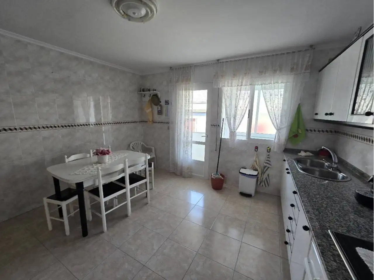 Küche von Wohnung zum Verkauf in Baleira mit Heizung, Terrasse und Möbliert