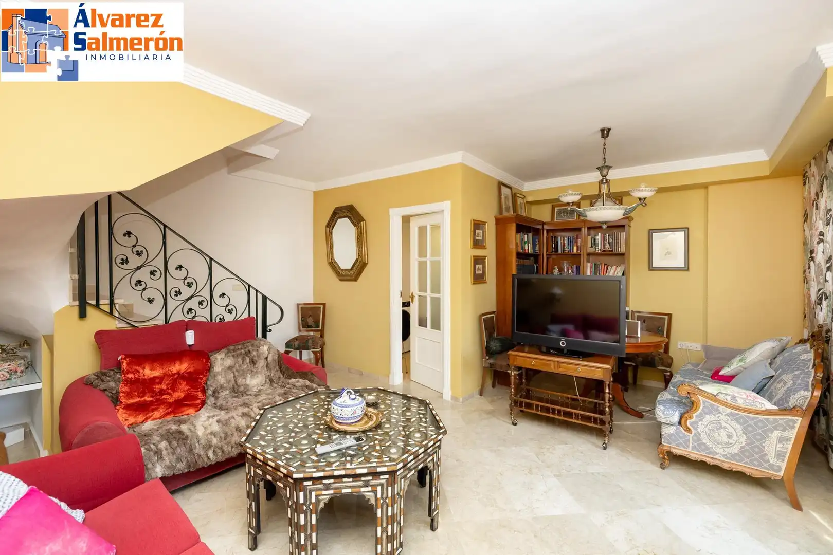 Living room of Detached homes for sale in Granada  with Air Conditioner, Heating and Private garden