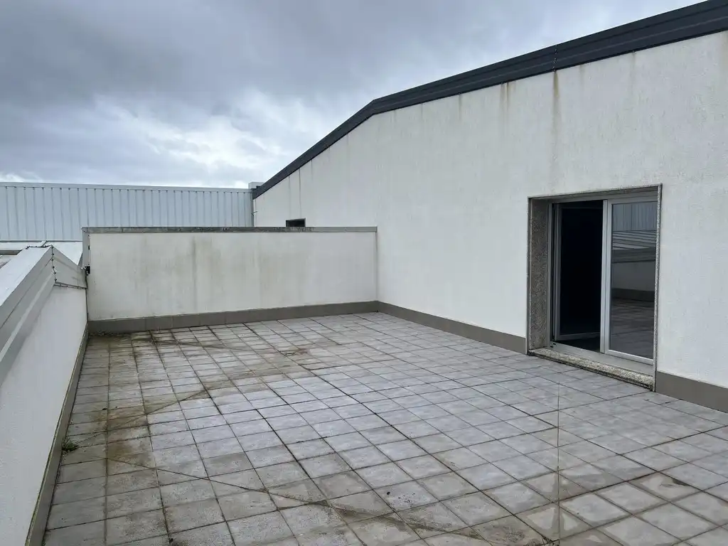 Terraza de Nave industrial en venta en Santiago de Compostela 