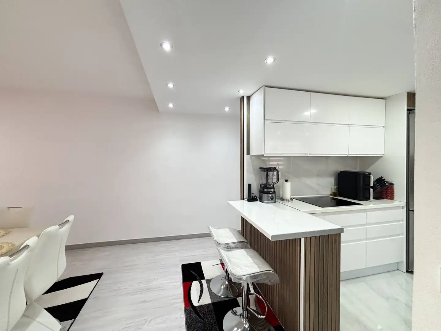 Kitchen of Flat for sale in Valencia  with Air Conditioner, Furnished and Balcony