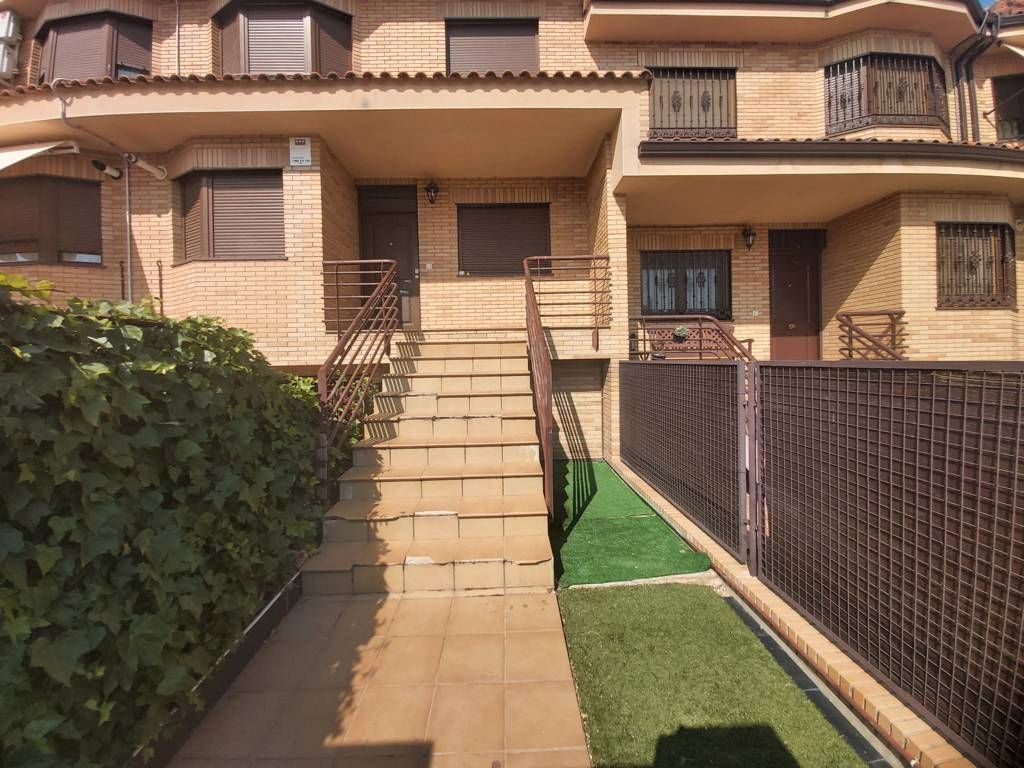 Exterior view of House or chalet for sale in Navalcarnero  with Heating and Oven