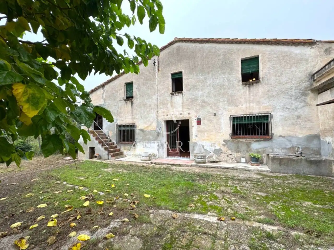 Casa rústica amb jardí en venda a Calle Sant Tou
