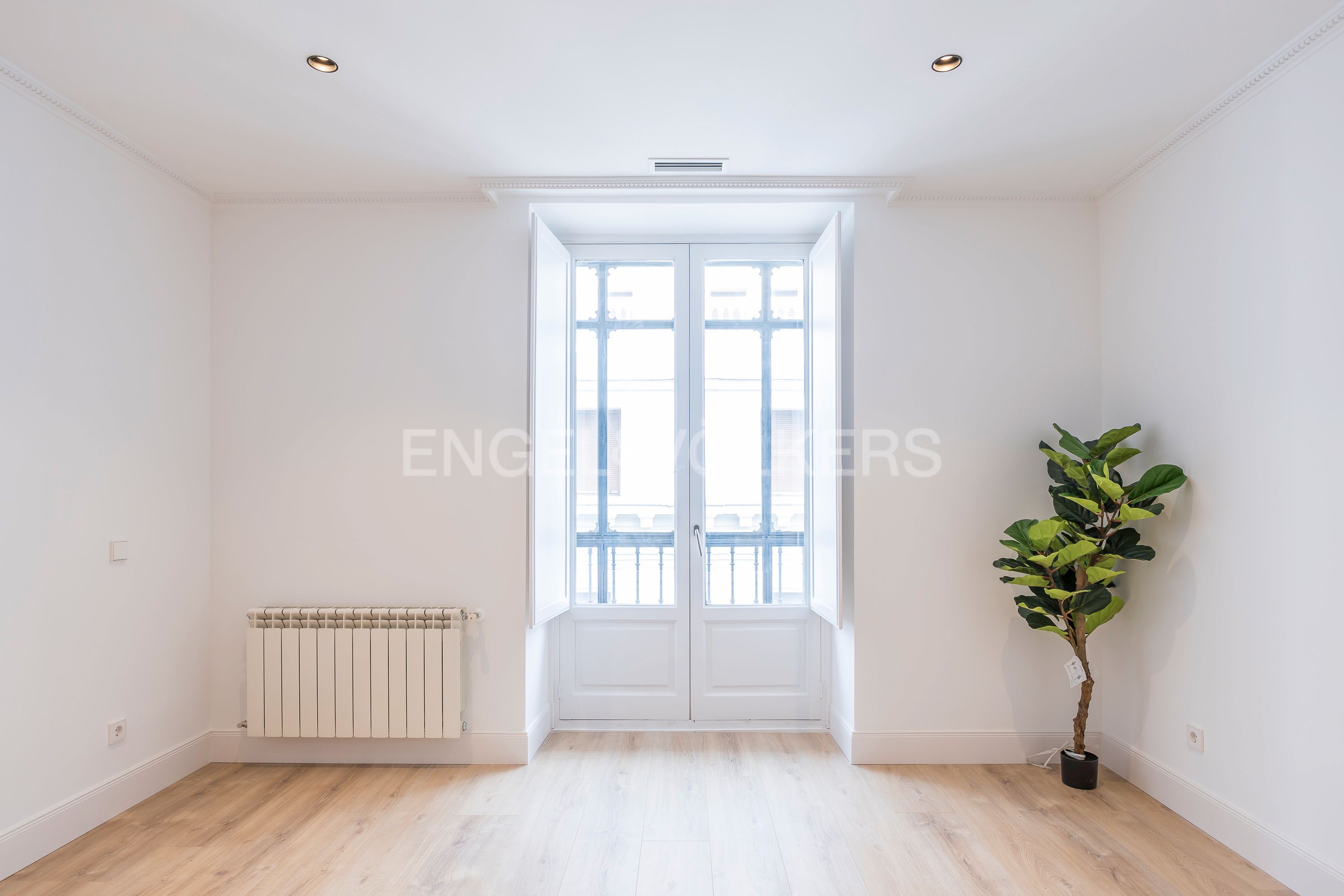 Apartment for sale in  Madrid Capital  with Air Conditioner, Heating and Balcony