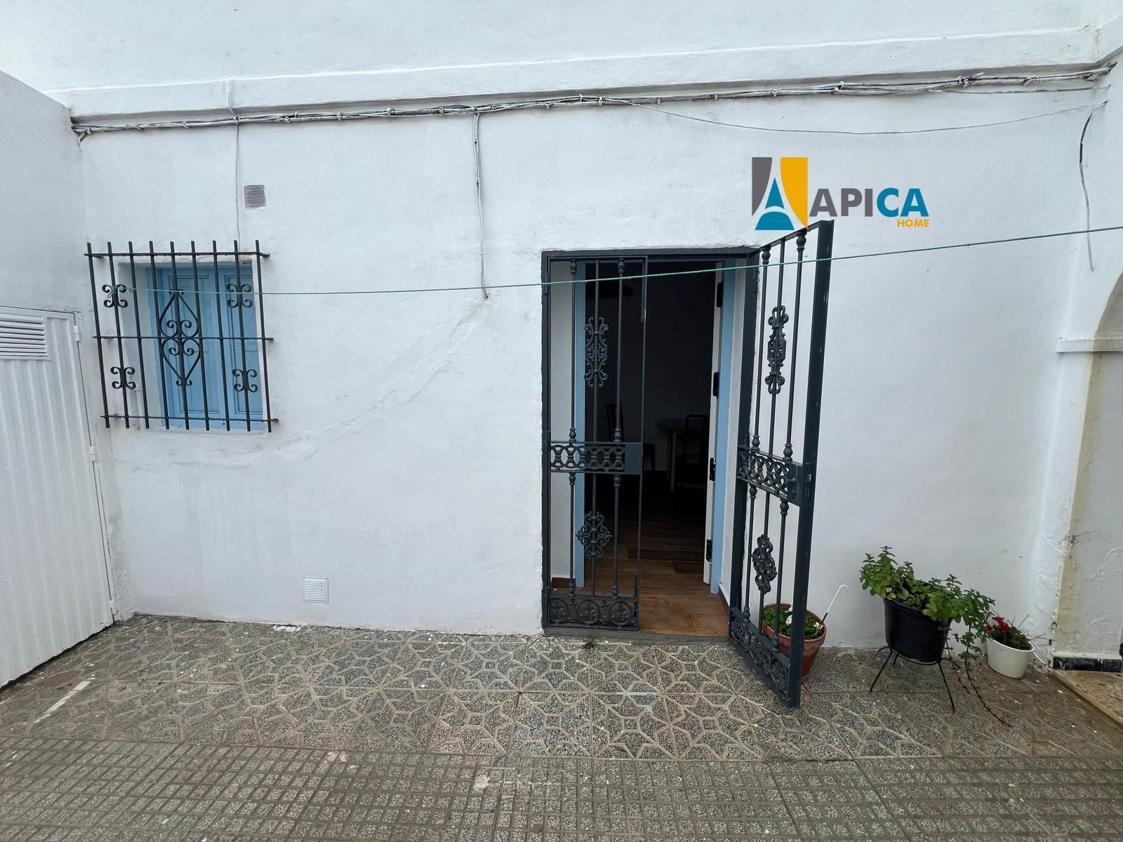 Vista exterior de Casa o xalet en venda en Benalup-Casas Viejas amb Terrassa i Traster